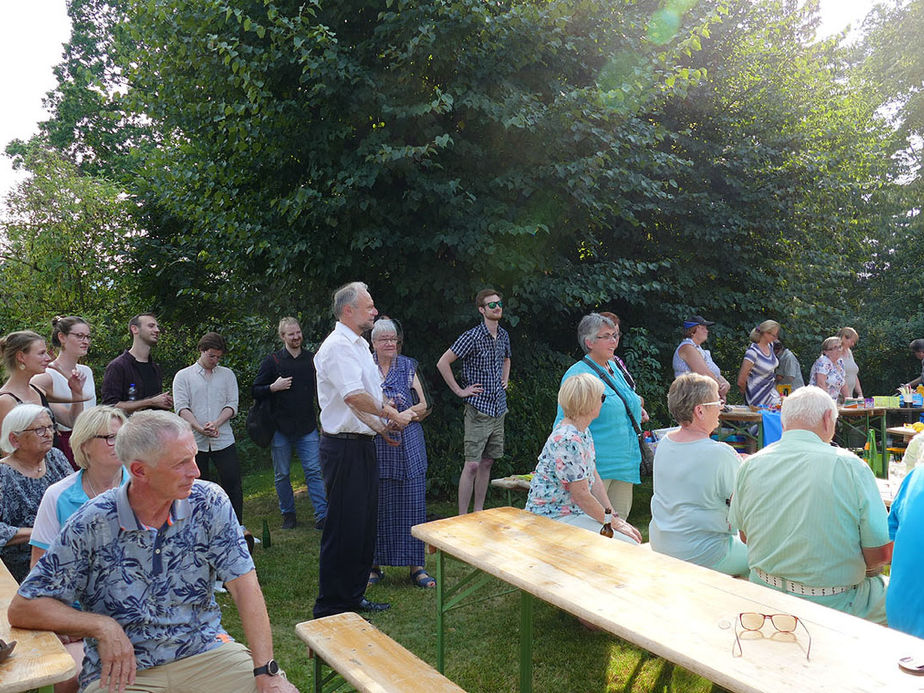 Nachfeier des Mährisch-Neustädter Wachsstockfestes an der Weingartenkapelle (Foto: Karl-Franz Thiede)